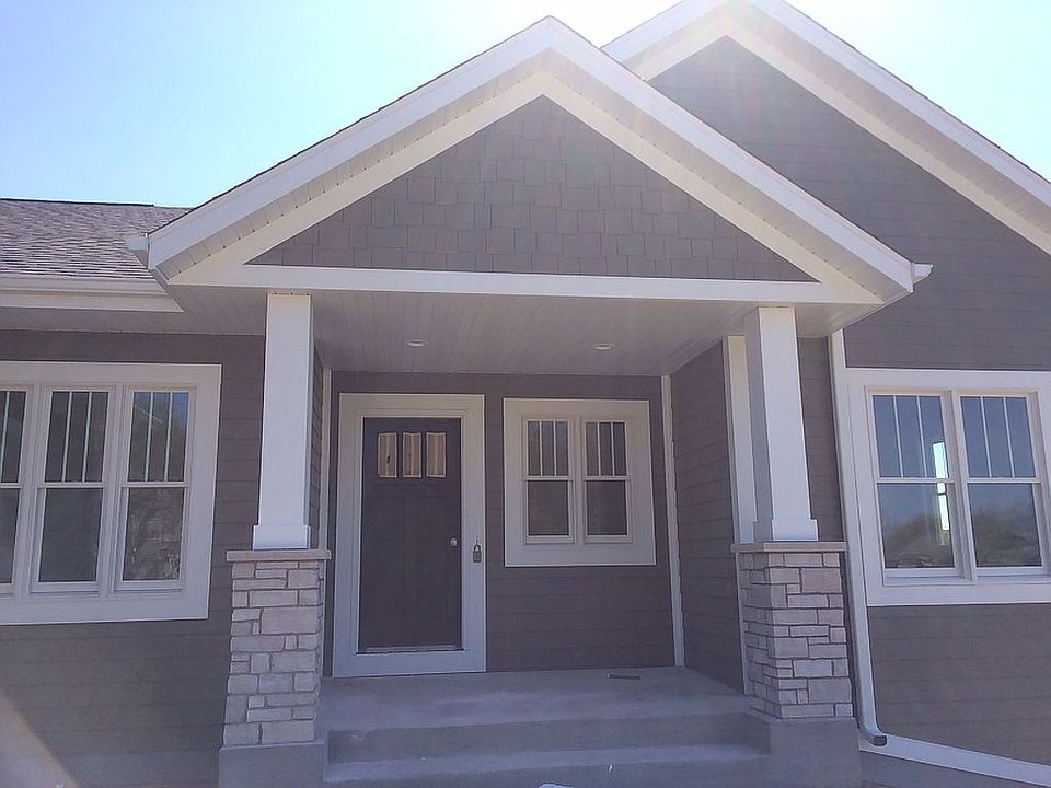 2nd image of 1429 Schloemer Dr