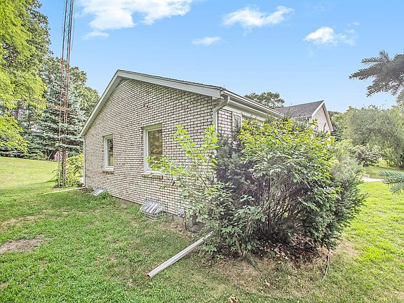 3rd image of 2981 Mansueto Dr