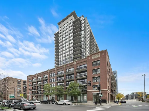 210 S Desplaines St APT 908, Chicago, IL 60661