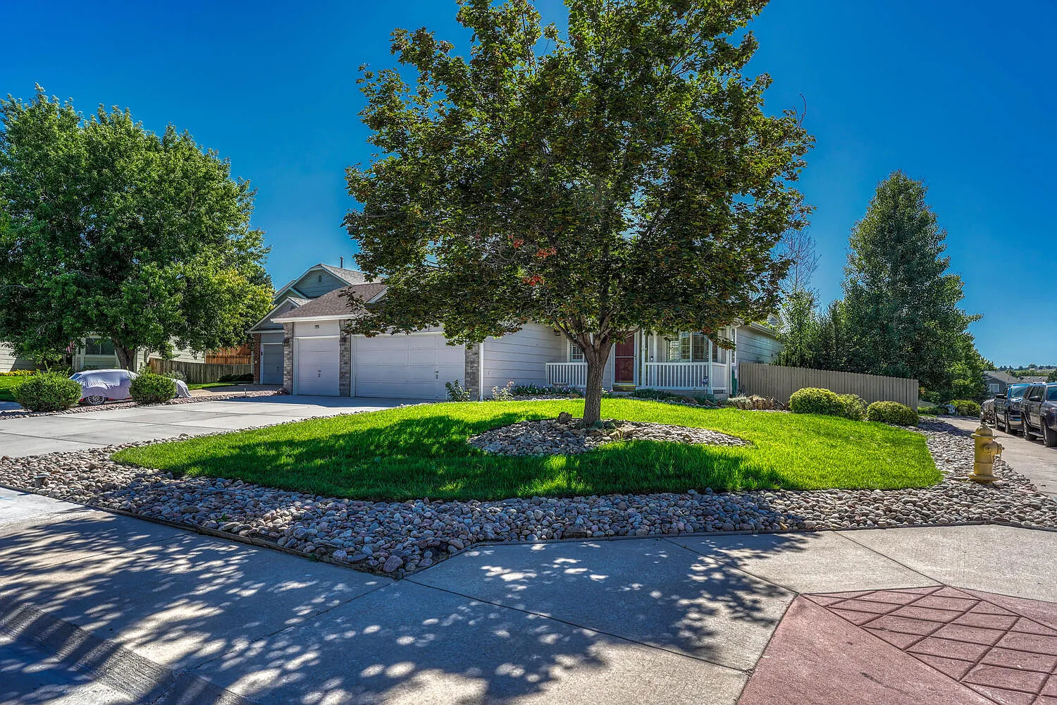 4 bed, 2381 sqft, $3,295 — Photo 4