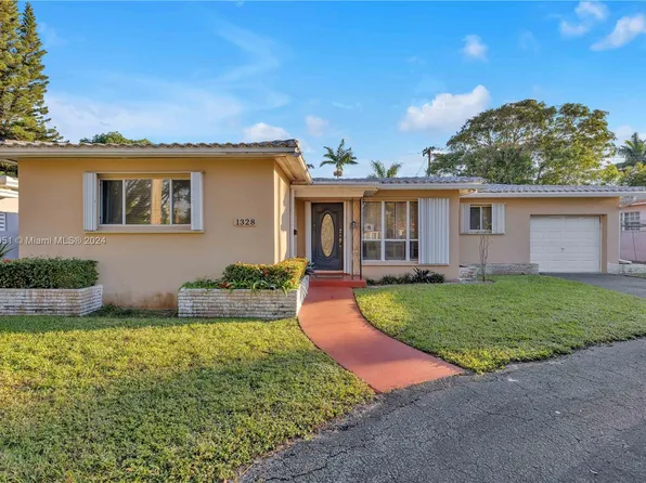 1328 Dewey St, Hollywood, FL 33019