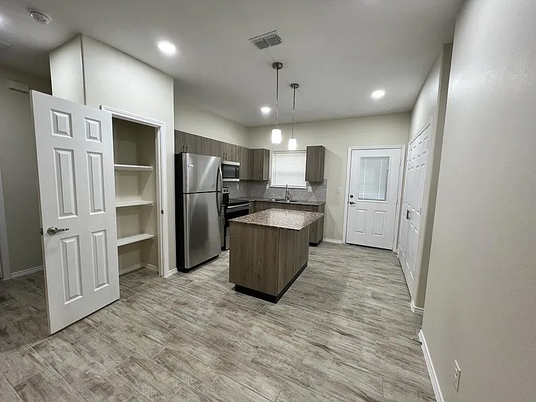 5202 N Hiawatha Dr — Photo 21