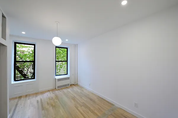 Rented by Aether Property Group | media 8