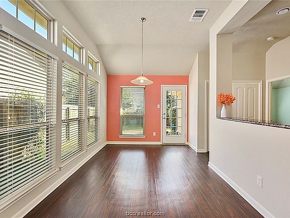 2nd image of 209 Simi Dr