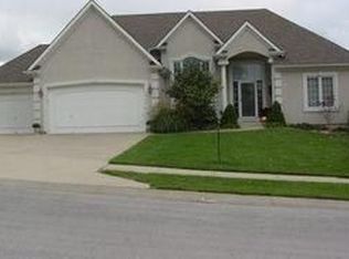 6308 N Kensington Ct, Gladstone, MO 64119