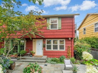 2303 Minor Avenue E, Seattle, WA, 98102