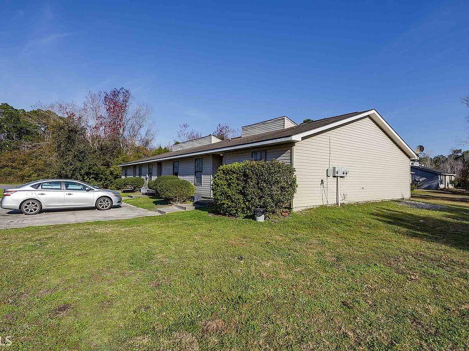 2nd image of 401 Admirals Walk Dr
