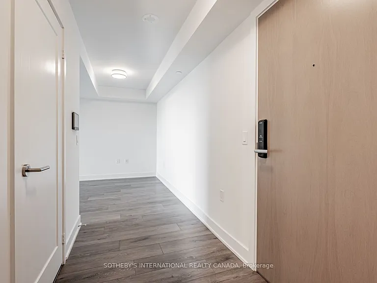 585 Bloor St E #2124 — Photo 3