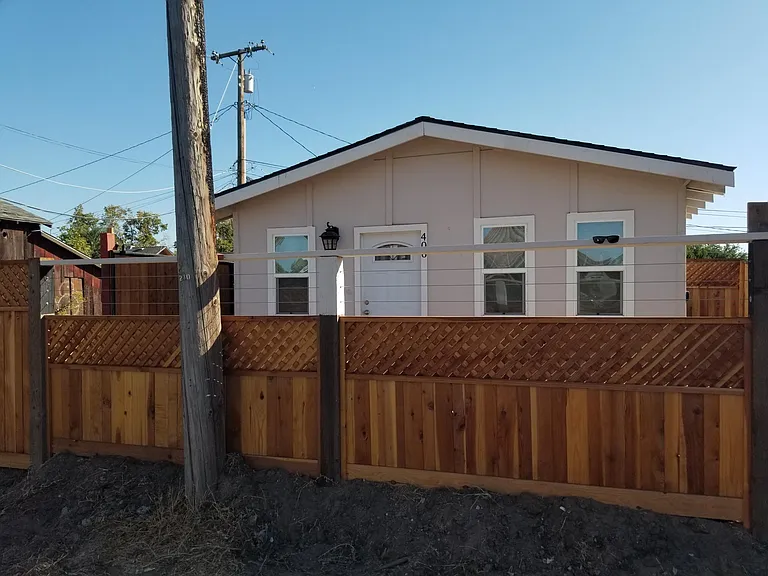 406 S Laurel St — Photo 33
