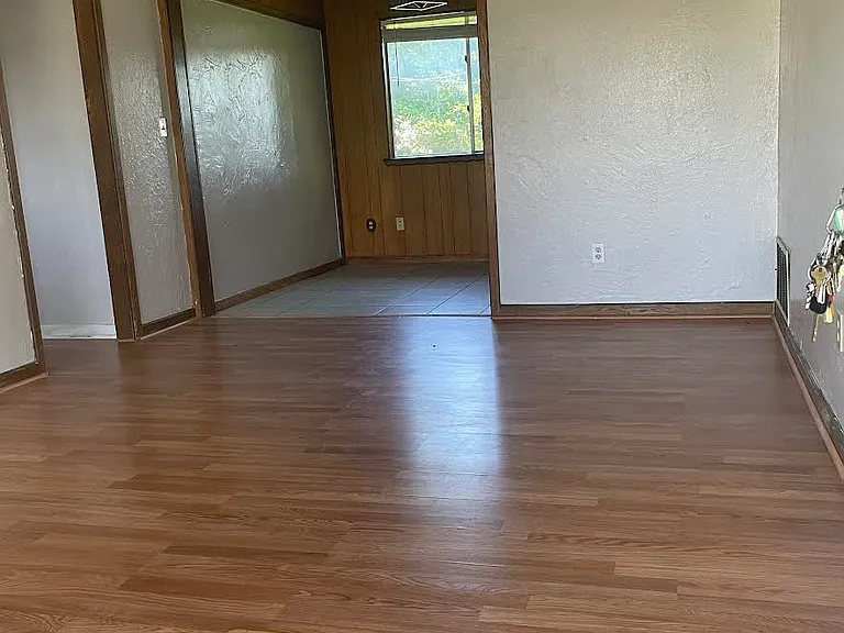 932 SW 2nd St — Photo 5
