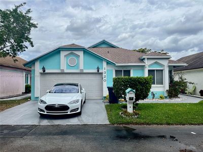 1320 E Glen Oak Rd, North Lauderdale, FL, 33068