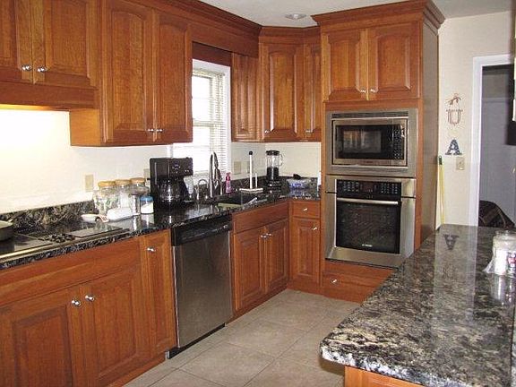 2nd image of 105 Clay Dr
