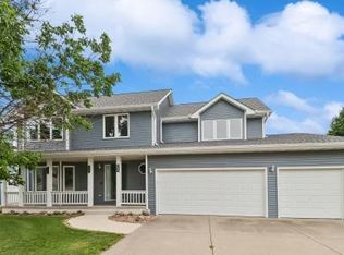 708 13th St SW, Altoona, IA 50009