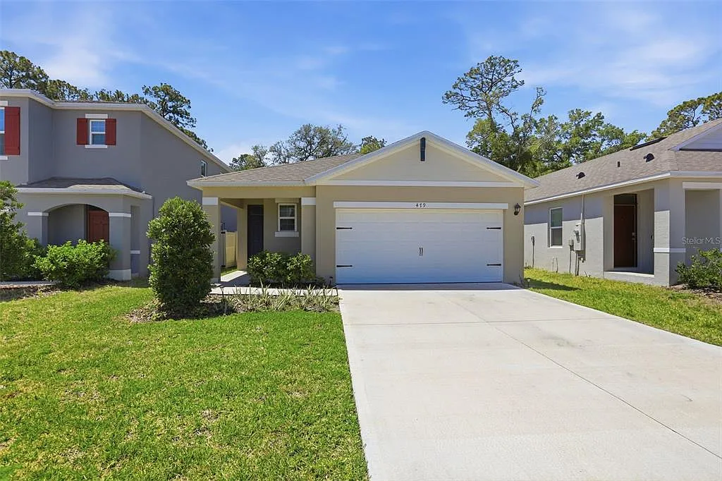 3 bed, 2.0 bath, 1617 sqft, $2,200 — Photo 1