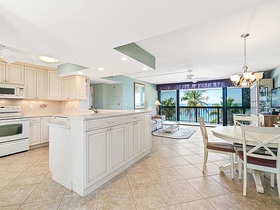 2nd image of 26300 Hickory BLVD #402