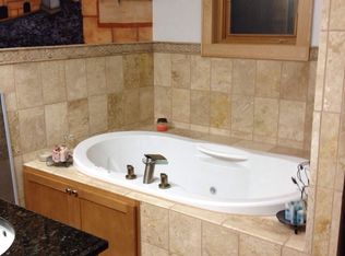 4048 N Downer Ave, Milwaukee, WI 53211