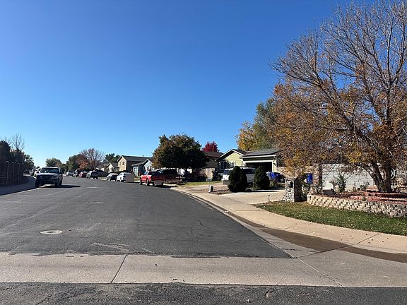 4th image of 2211 Aspen Ave
