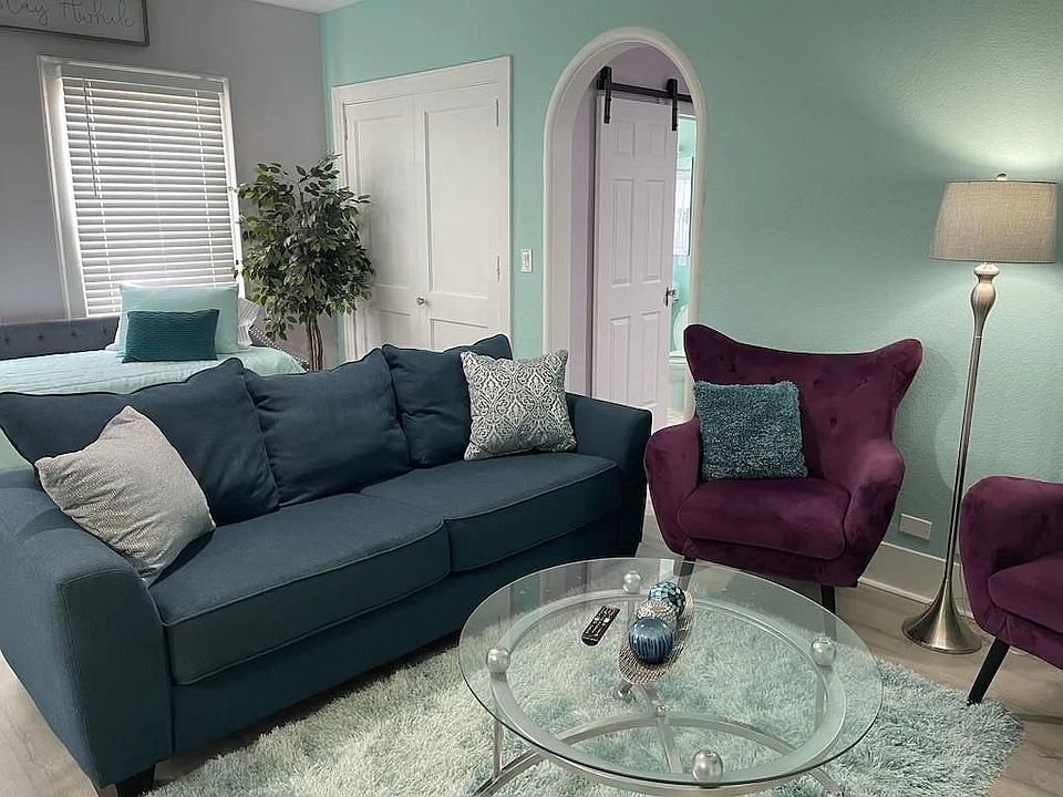 1st image of 725 Broadway St #9