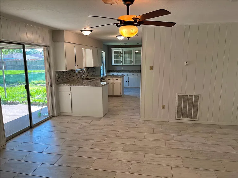 2726 Pickerton Dr — Photo 12