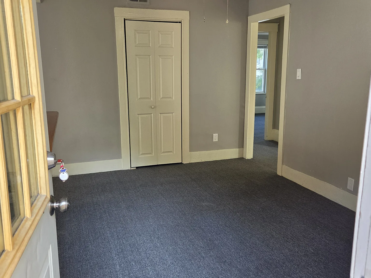 2 bed, 1000 sqft, $2,400 — Photo 2