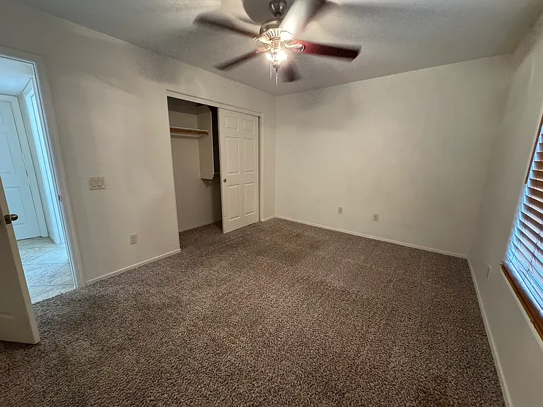 3201 W Paradise Ln — Photo 17