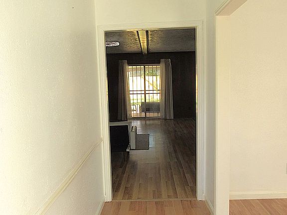 3rd image of 13526 Brook Hollow Dr