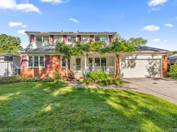 1835 Golfview Dr, Dearborn, MI 48128
