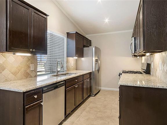 4th image of 1417 Sherrye Dr