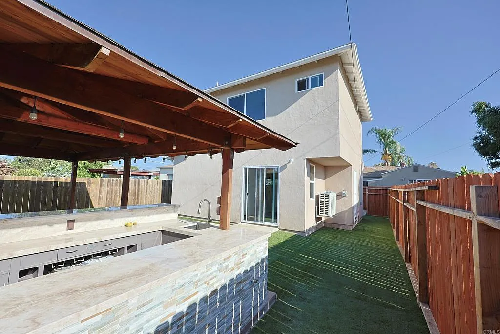 3 bed, 1197 sqft, $3,500 — Photo 1