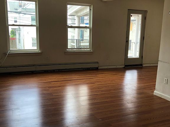 2nd image of 304 Arlington Ave
