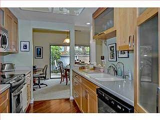 5th image of 2621 Willowbrook Ln Unit 109