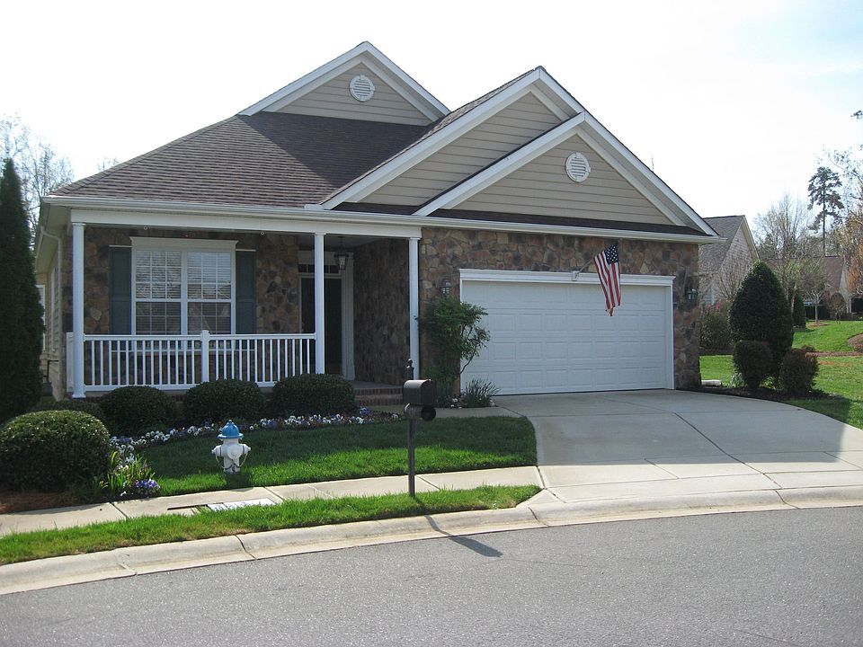 Charming Stone face in a quiet cul de sac