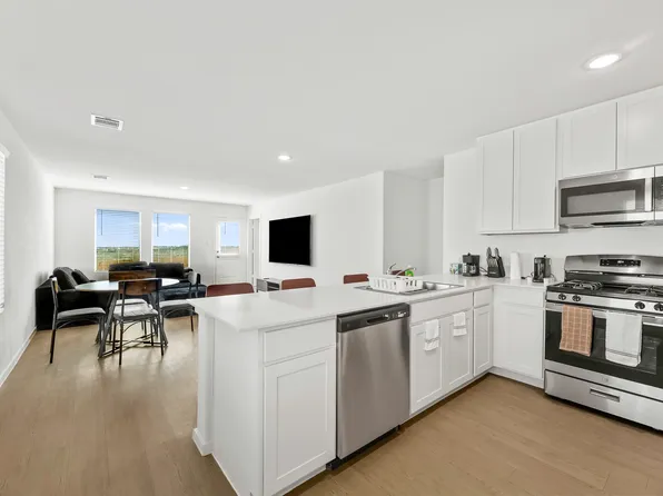 1527 Tiptop Mdw, New Braunfels, TX 78130