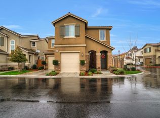 3077 Mount Rainier Ln, Clovis, CA 93619