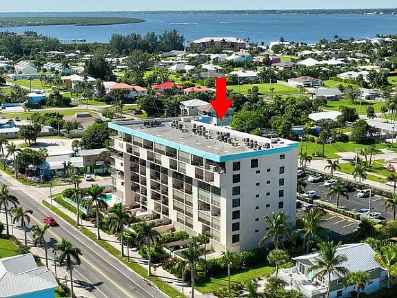 3rd image of 355 S Ocean Dr APT 807