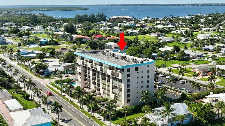 355 S Ocean Dr #807 — Photo 3