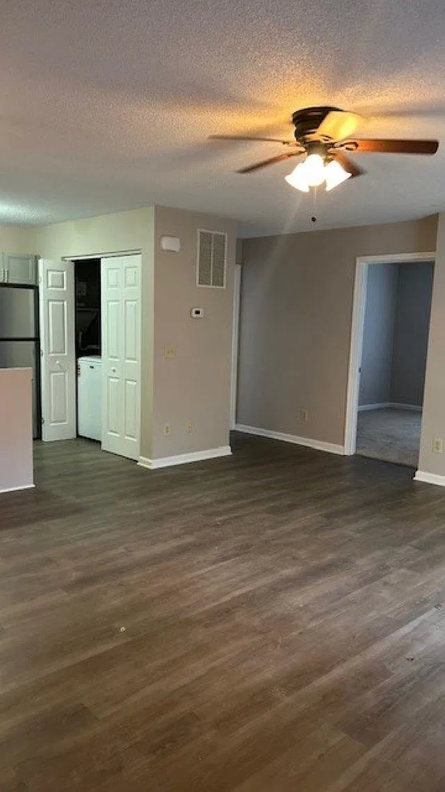 3 bed, 2.0 bath, 900 sqft, $1,650 — Photo 2
