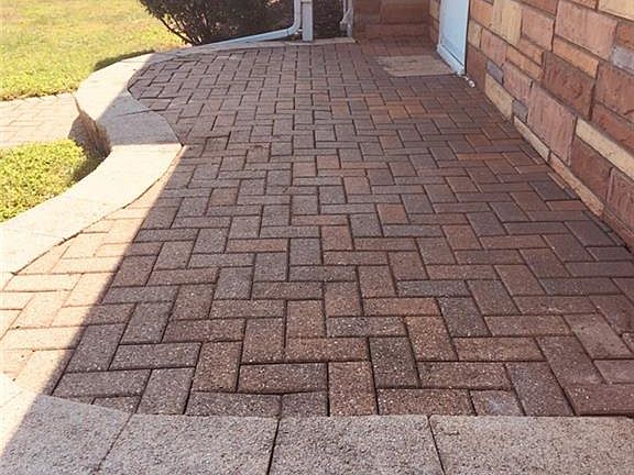 2nd image of 6464 Antoinette Dr