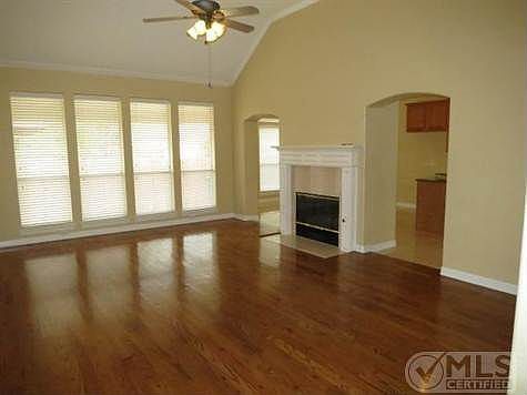 4th image of 20 Zachary Ct