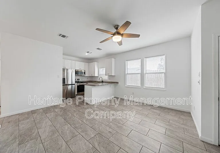 323 Gabriel #1-unit 201 — Photo 5