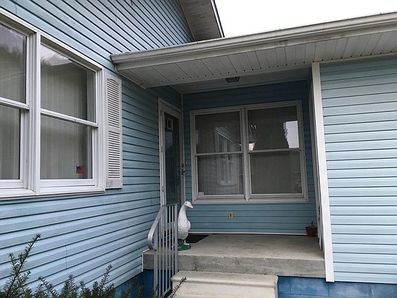 5th image of 383 Yeager Dr