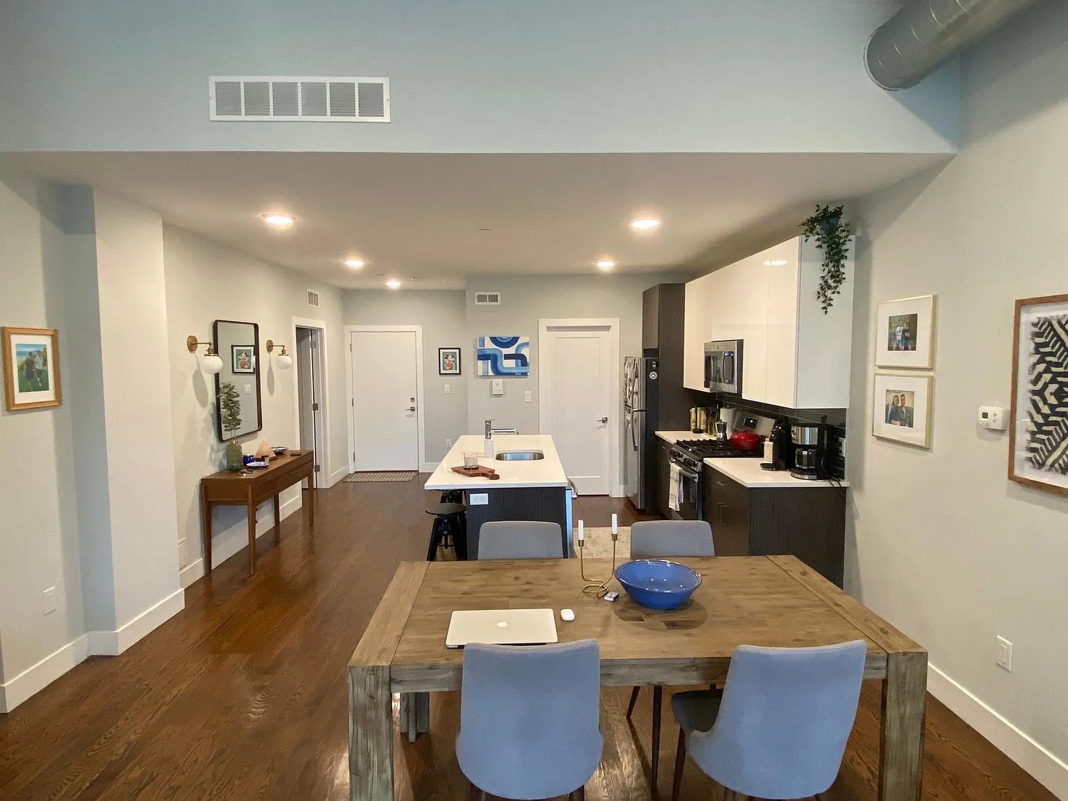 2 bed, 1100 sqft, $2,250 — Photo 4