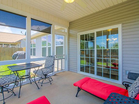 3rd image of 12024 Woodhollow Ln