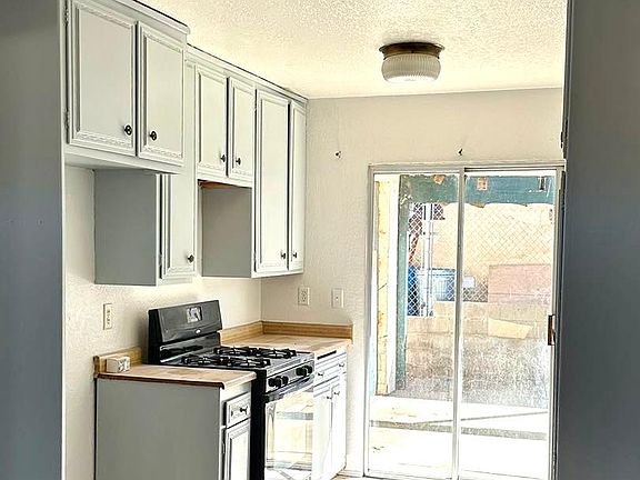 3rd image of 33175 Jamieson St
