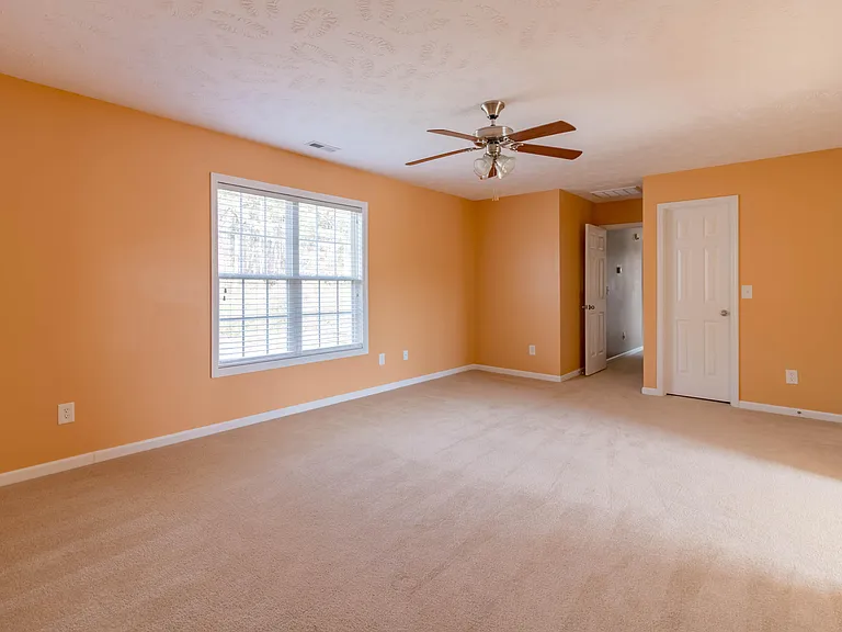 153 Louie Ln — Photo 12