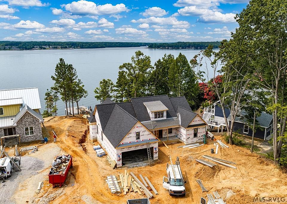 1st image of 100 E Maple Pointe Dr