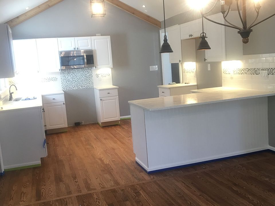 1st image of 3012 Elm Dr NE