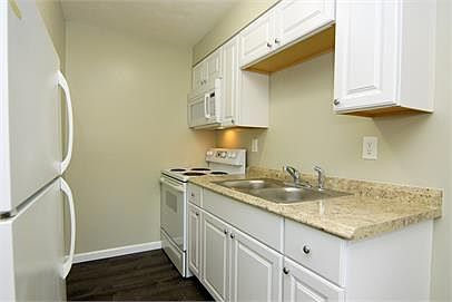 4th image of 20 Koehler Ave APT 10