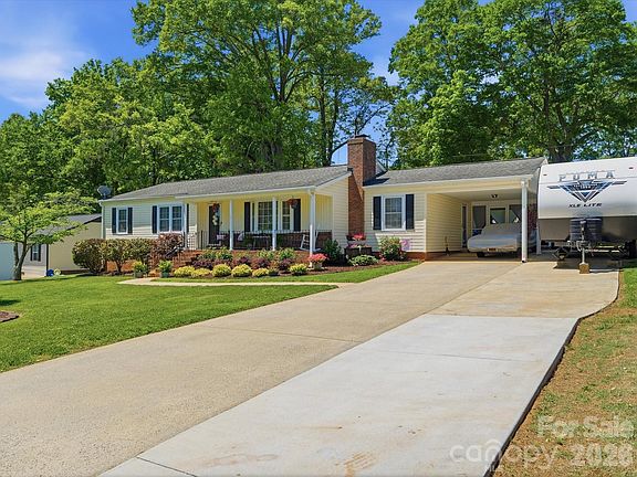 3rd image of 217 Hughey Dr