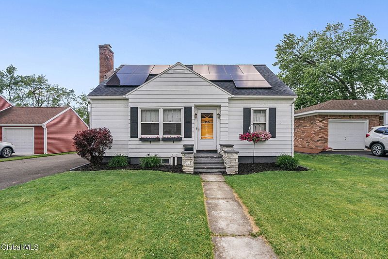2nd image of 115 Lindbergh Avenue